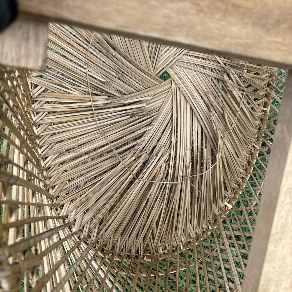 Beautiful Vintage Styled Wicker Rattan Baby Bassinet - Picture 16 of 16